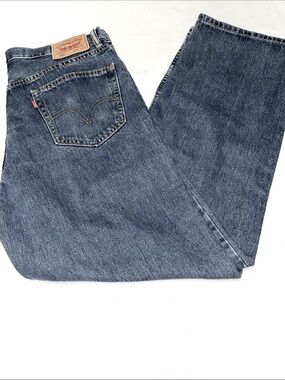 Men’s EUC LEVI’S 550 Relaxed Fit Jeans Classic Med Wash Denim Sz 35/32 5-Pocket